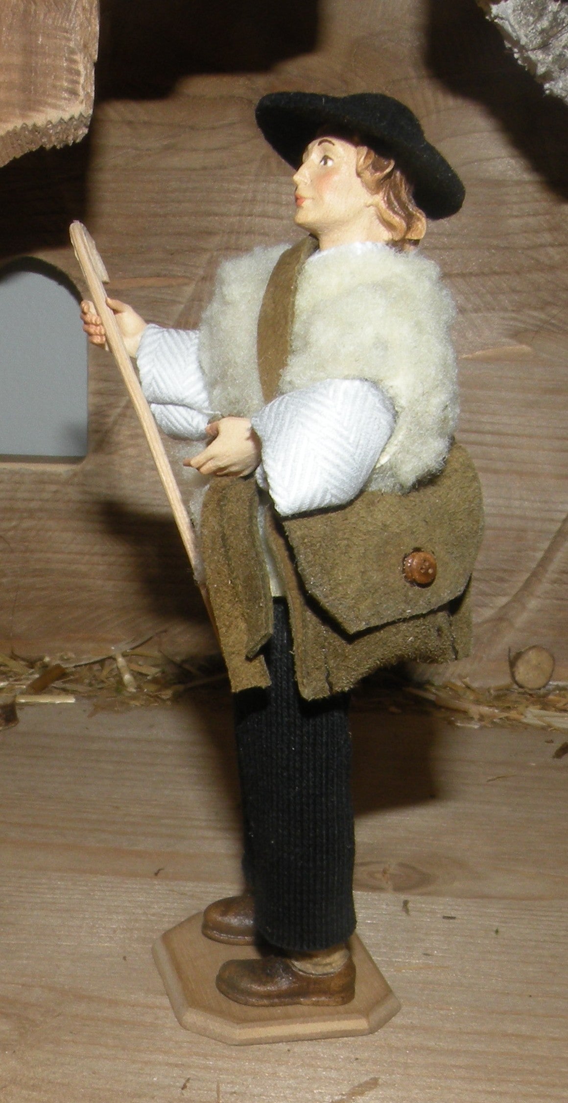 Shepherd with stick and bag  - Folk nativity dressed- 10901-430