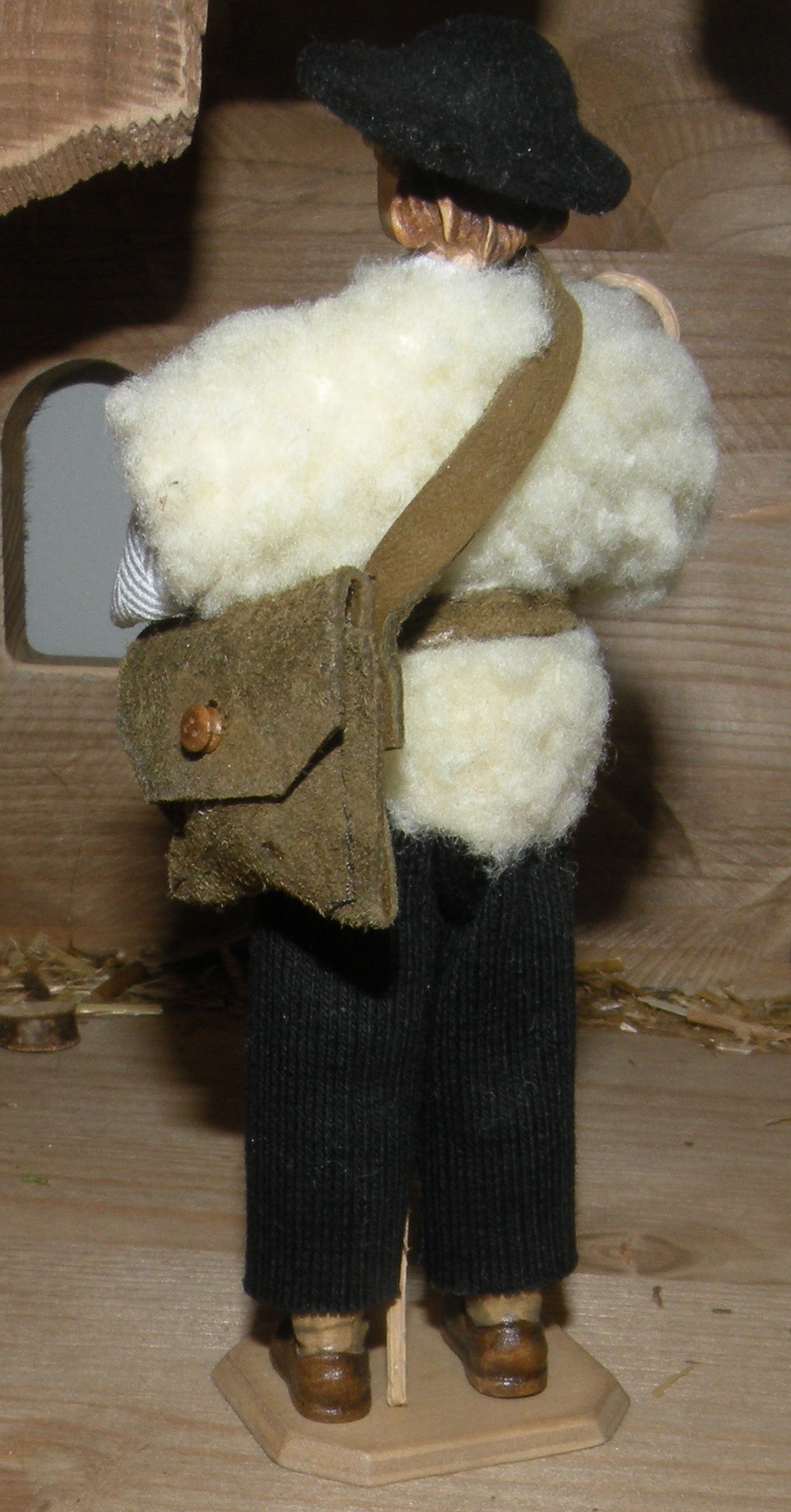 Shepherd with stick and bag  - Folk nativity dressed- 10901-430