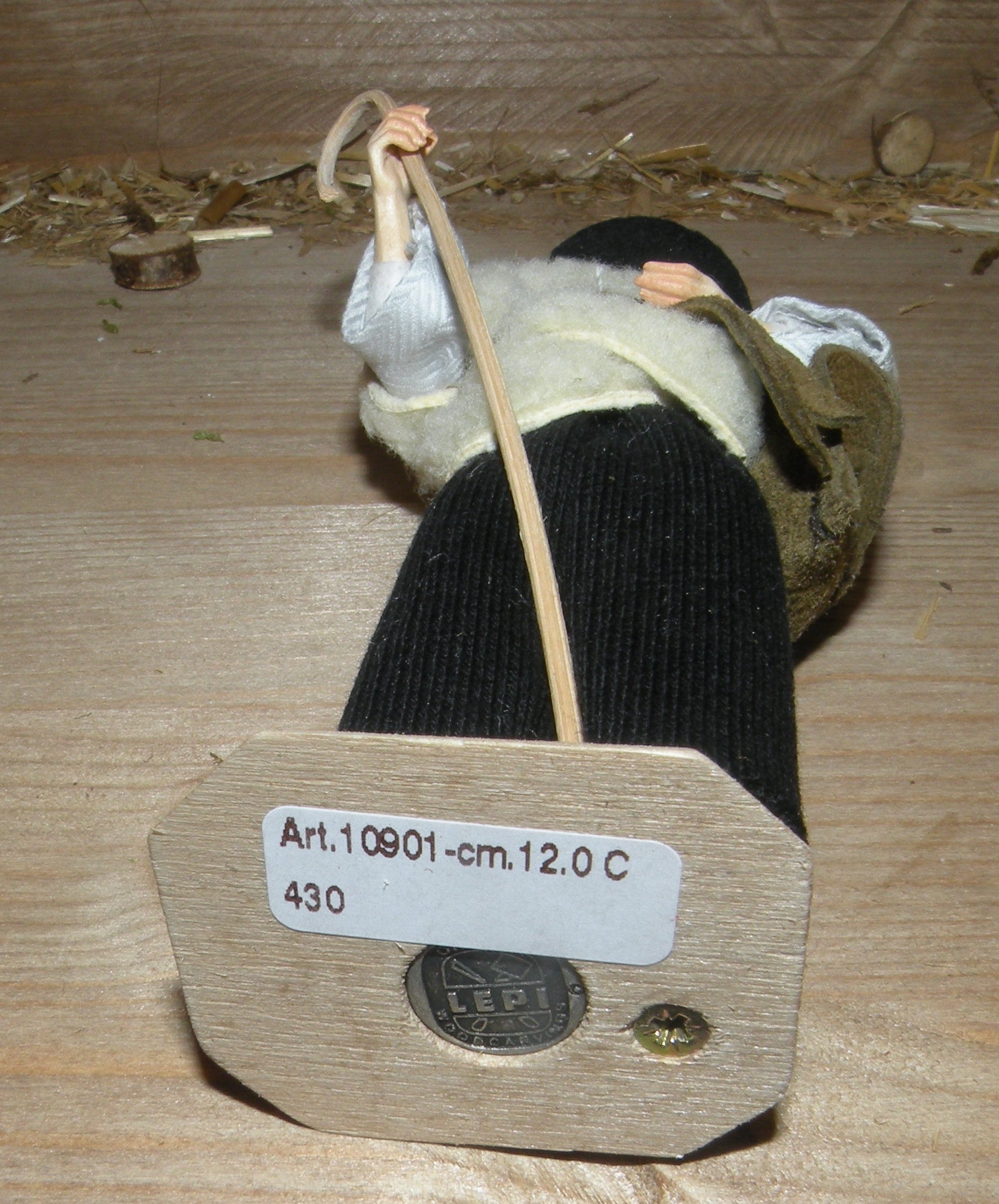 Shepherd with stick and bag  - Folk nativity dressed- 10901-430