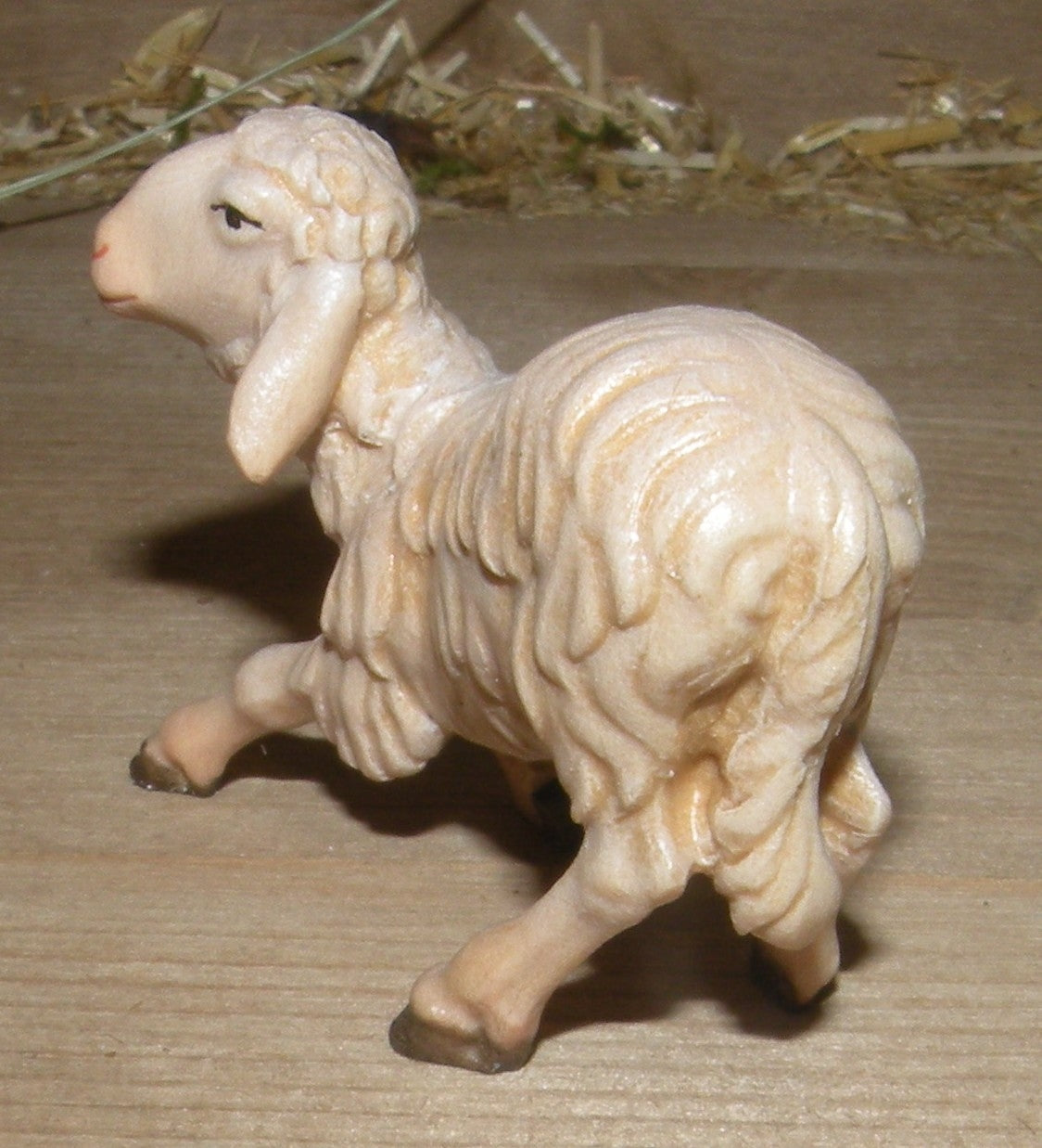 Sheep kneeling - Folk nativity dressed- 21209