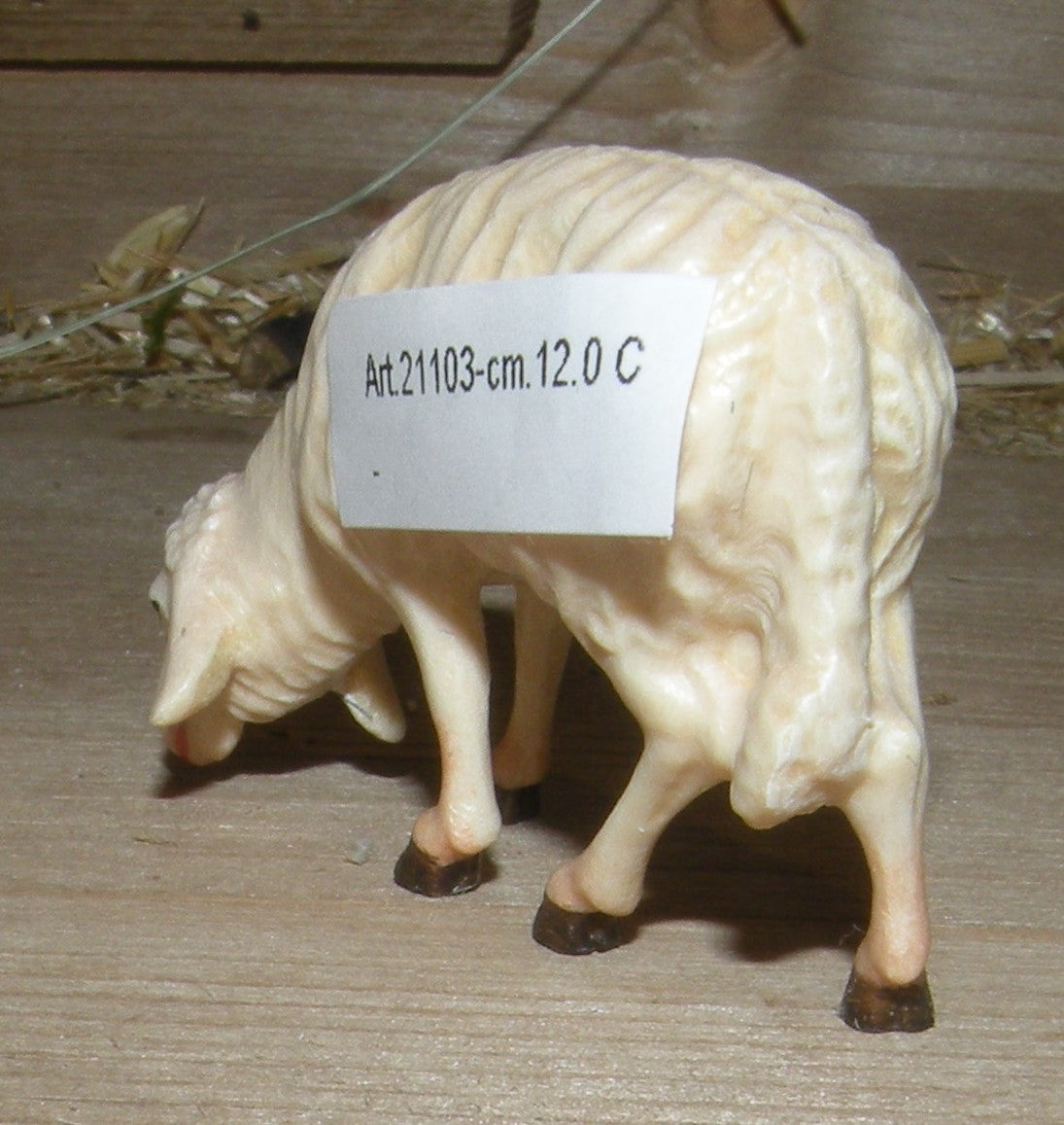 Sheep grazing - Folk nativity dressed- 21103