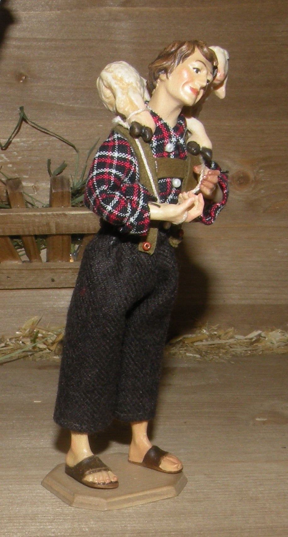 Shepherd with lamb on the shoulders - Folk nativity dressed- 10901-421