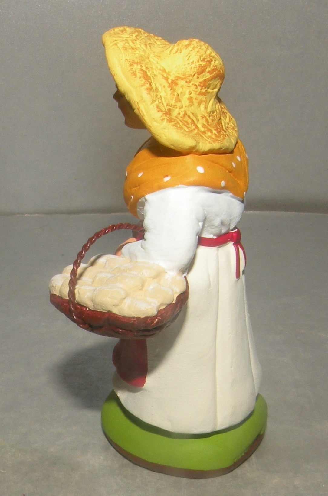 Woman with Cheese , Didier, 7 Cm