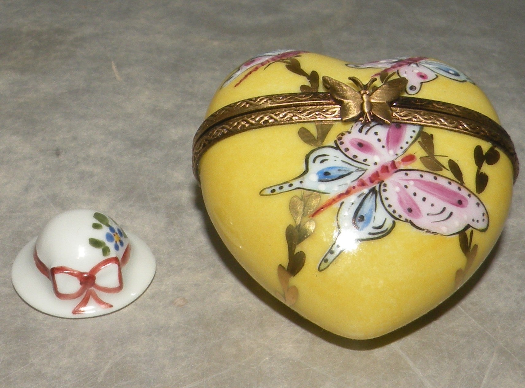 Yellow heart, Limoges Box number 61