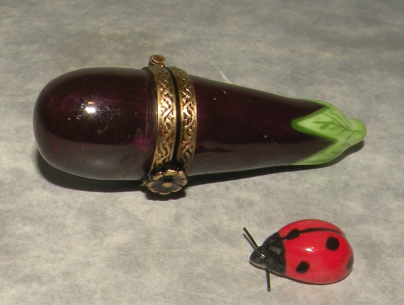 Eggplant Mini , Limoges Box number 125