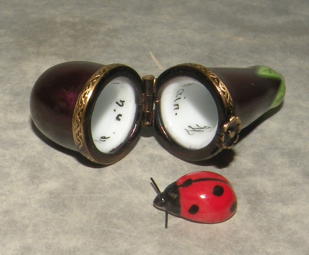 Eggplant Mini , Limoges Box number 125