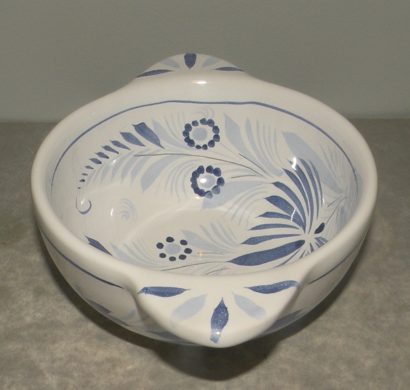 Breton lug bowl, Camaieu Bleu