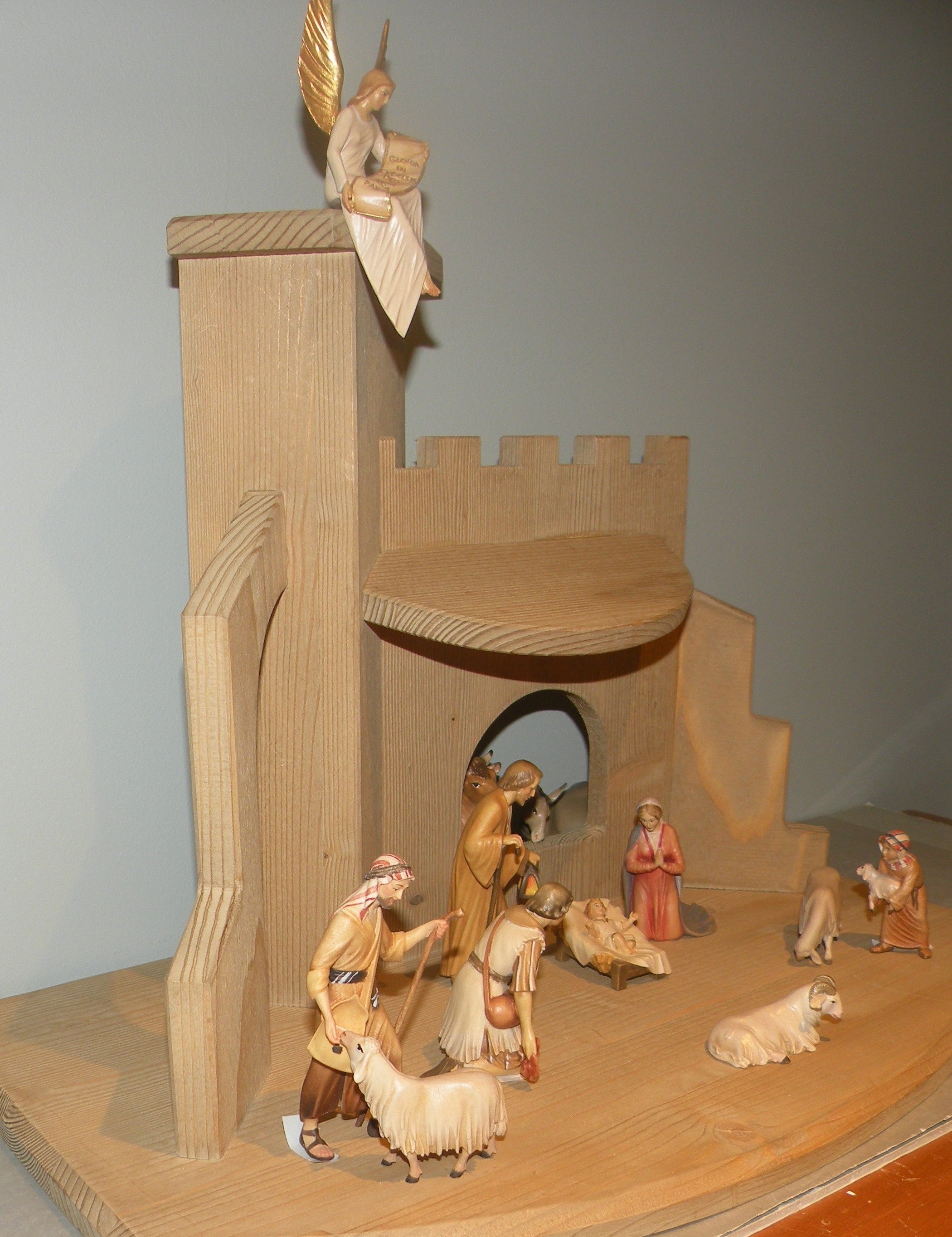 Complet set of 12 Pieces with the Stable - Venetian Nativity