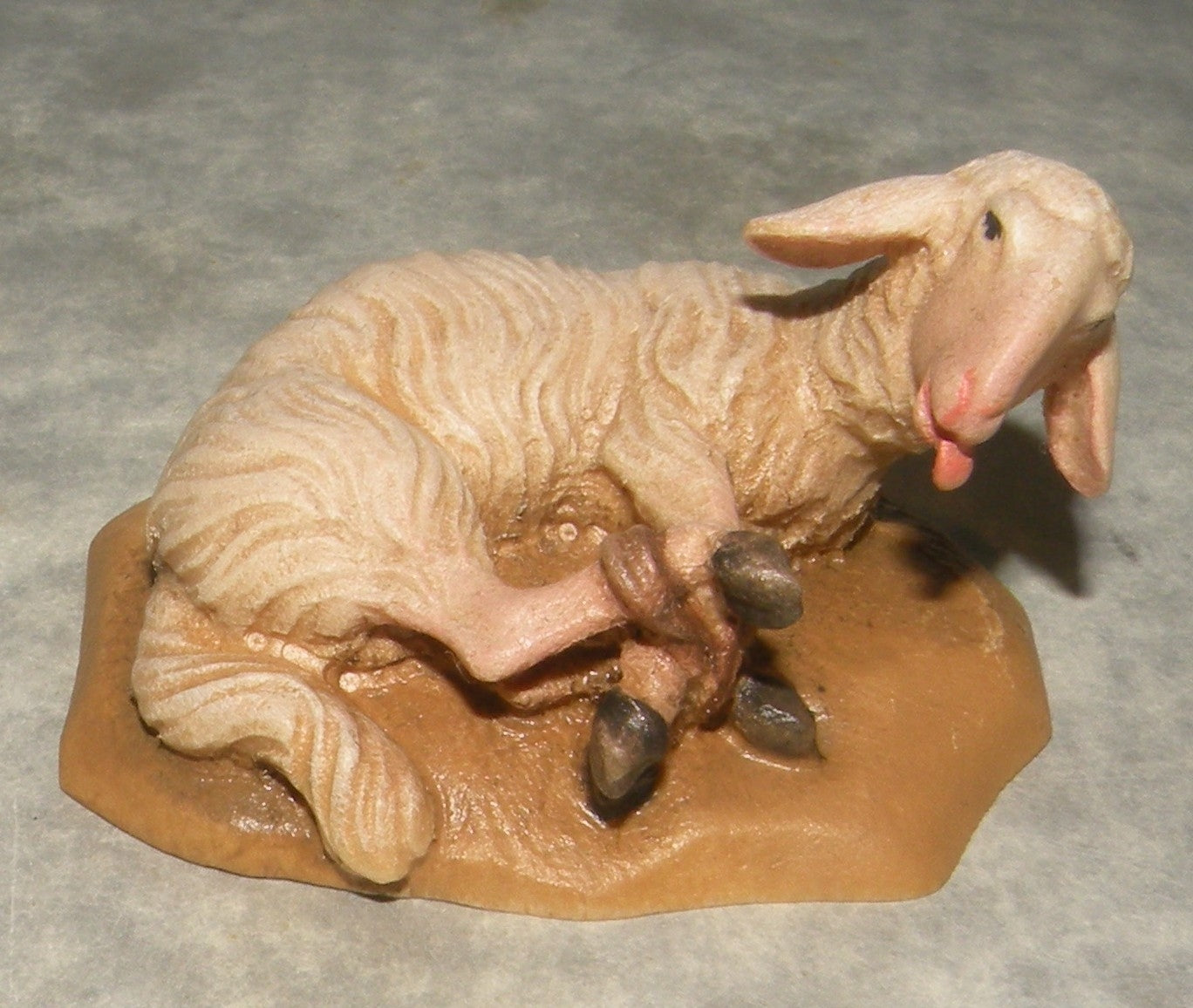 Sheep lying-down  ( 21211 )    ,   Rustic