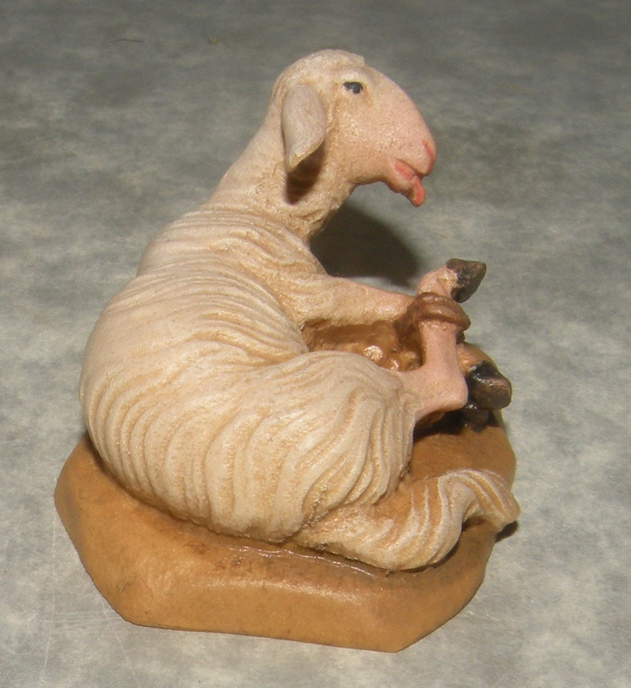 Sheep lying-down  ( 21211 )    ,   Rustic