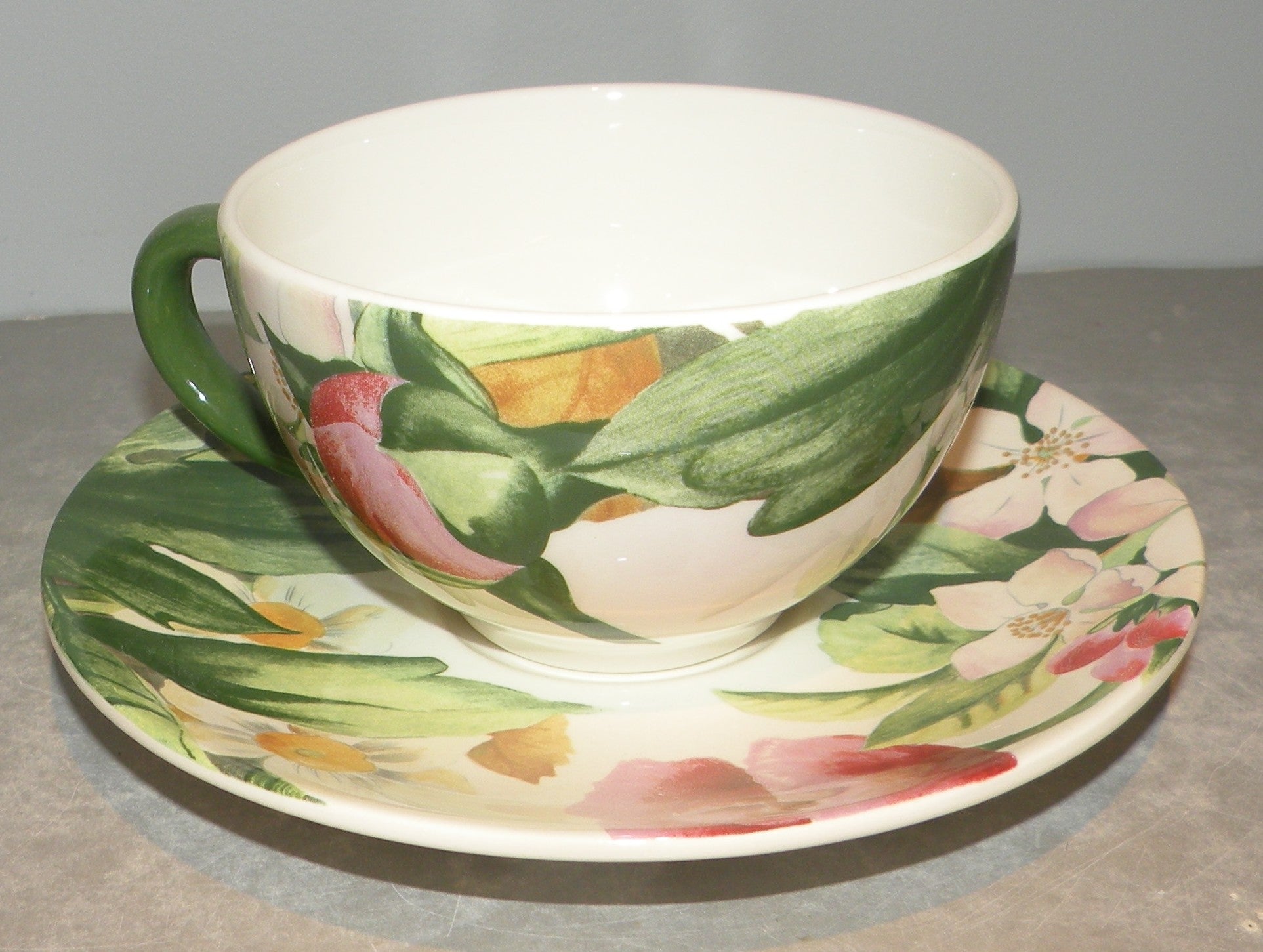 Breakfast Cup & Saucer, Volupte