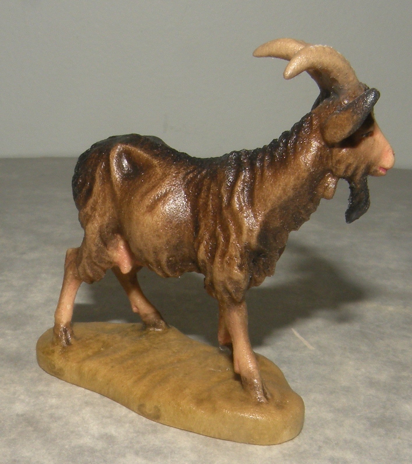Goat  ( 21300 ) ,   Folkloristic