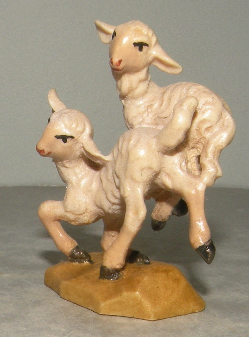 Couple of lambs hopping  ( 21281 ) ,   Rustic