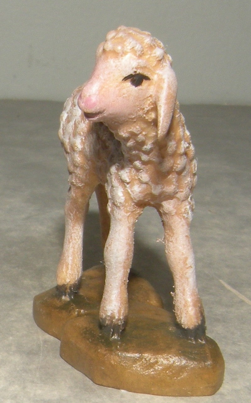 Lamb standing  ( 21287 )  ,   Rustic