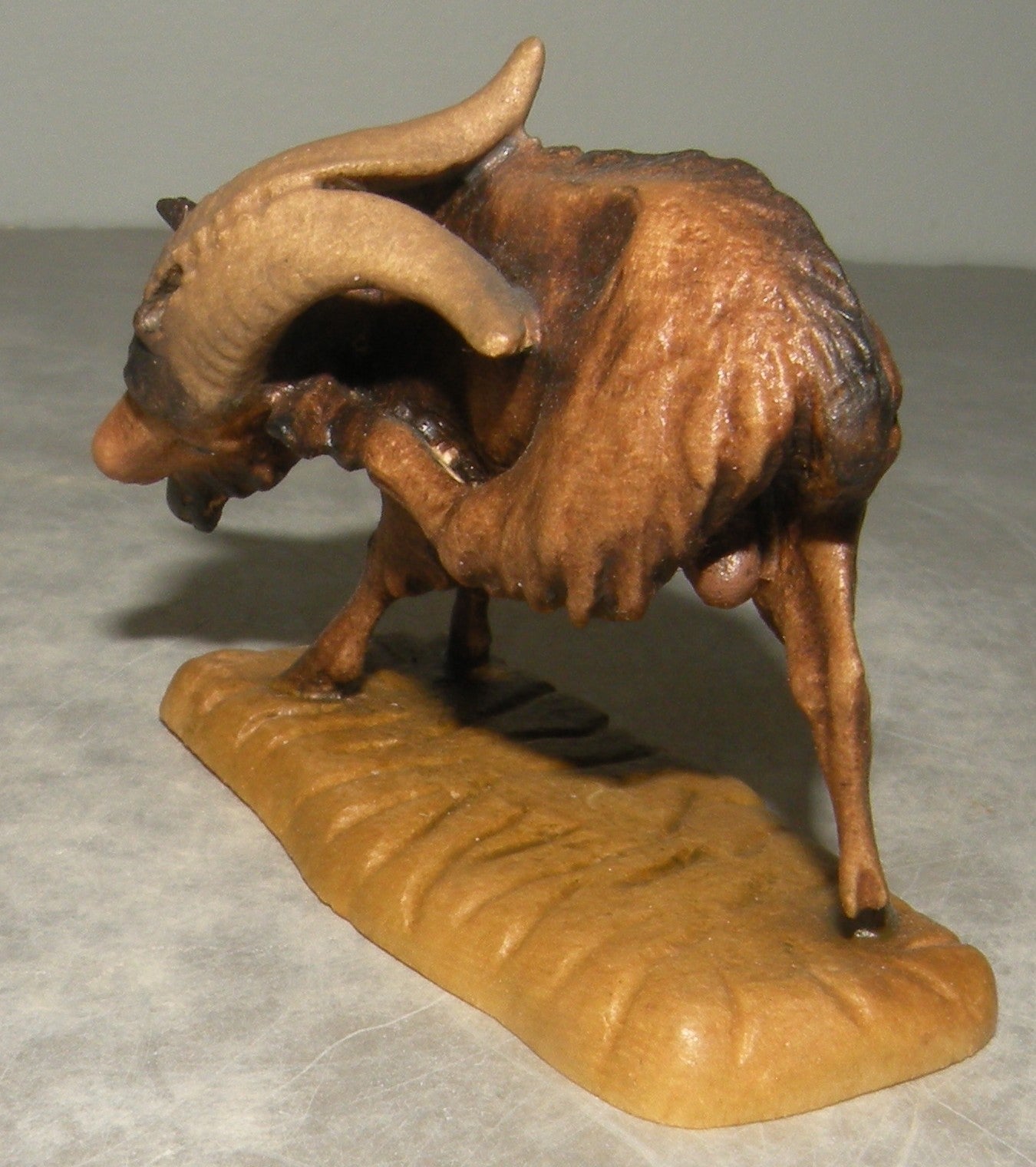 He-goat  ( 21377 )  ,   Rustic