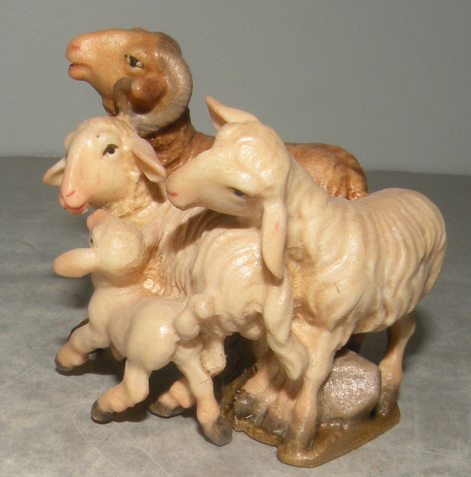 Sheep-group - Oriental nativity dressed- 21202