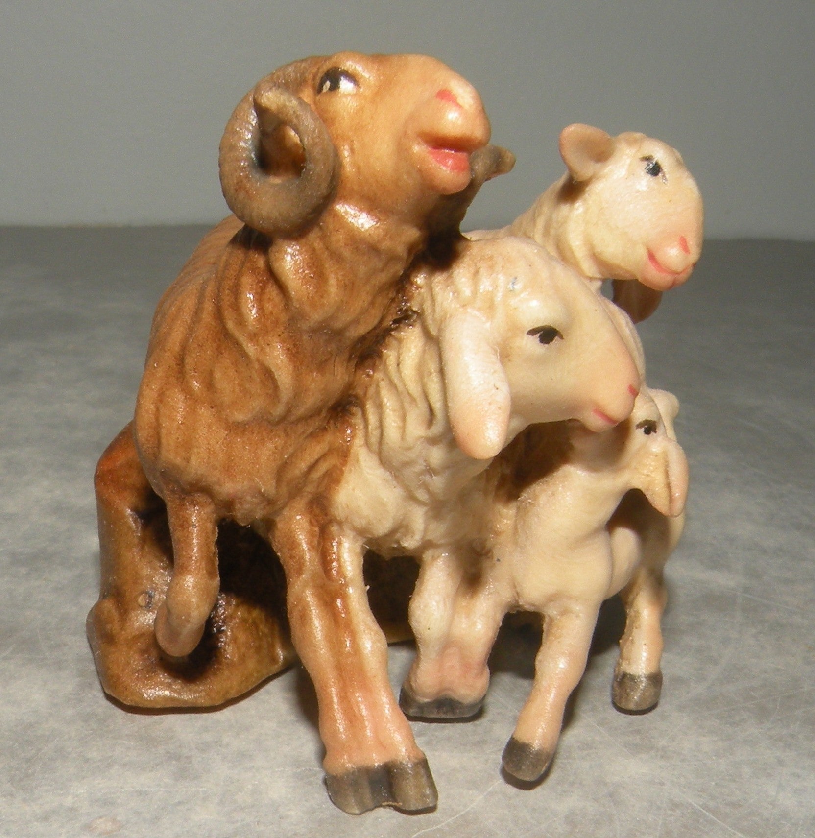 Sheep-group - Folk nativity dressed- 21202