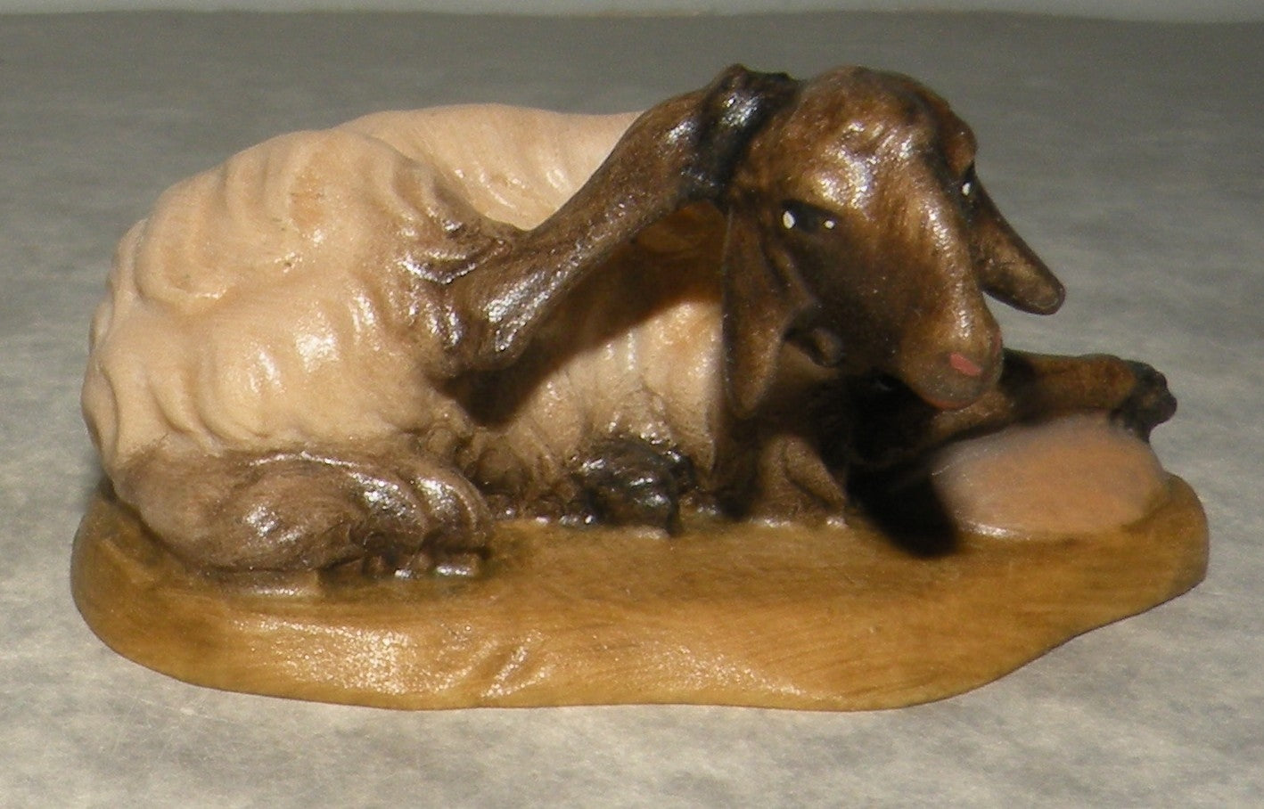 Sheep lying-down Black Head  ( 21210-S )  ,   Rustic