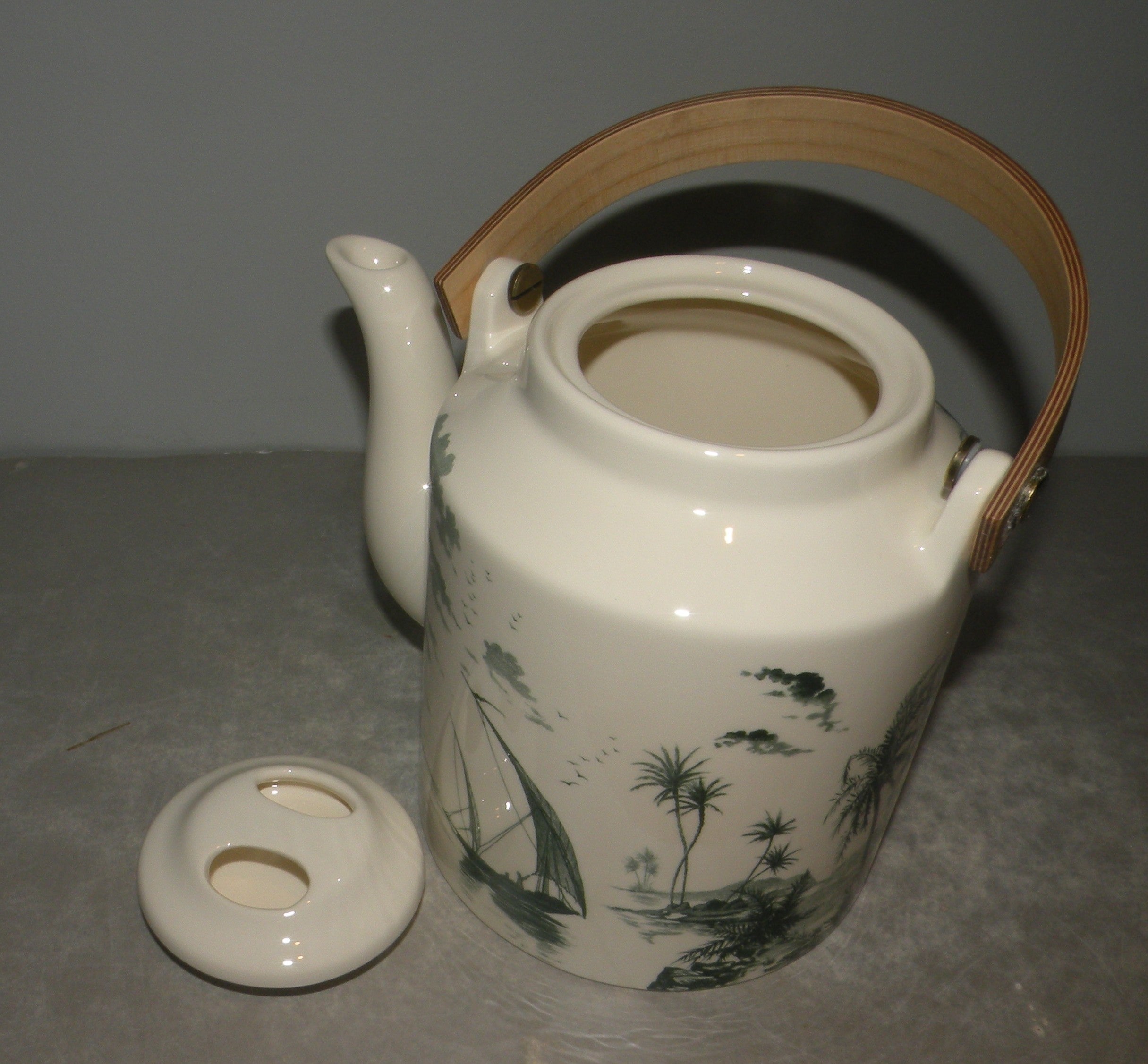Japanese teapot , Vue d'Orient , Les Depareillees