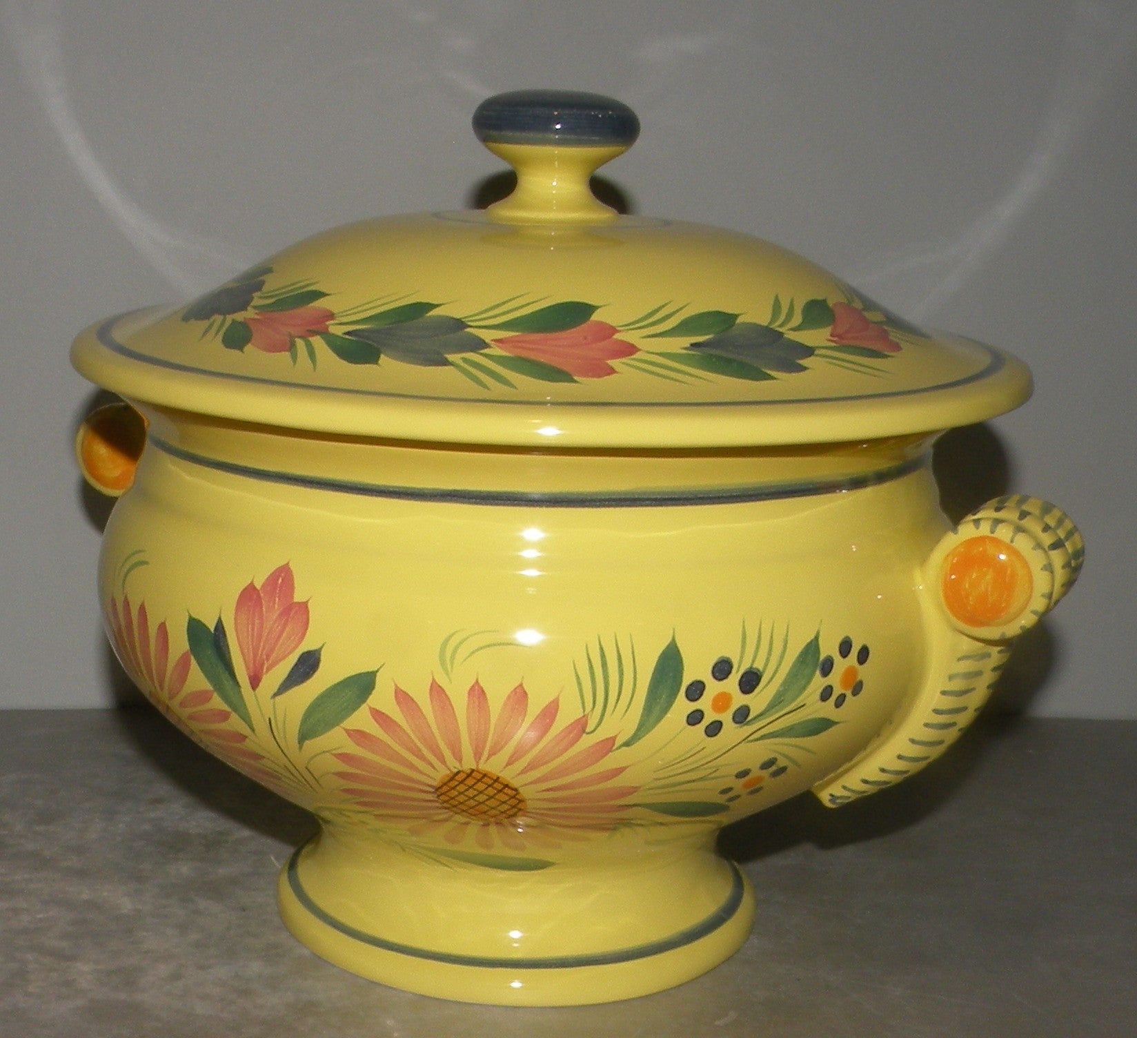 Round Soup Tureen with a lady , Soleil Yellow
