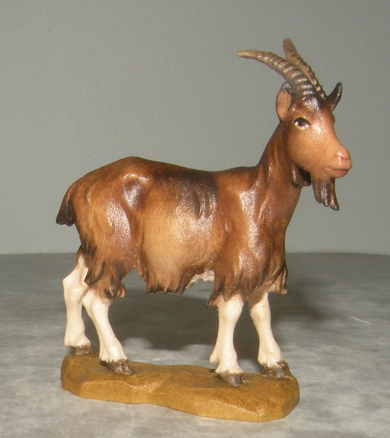 Goat  ( 21305 )  ,   Rustic