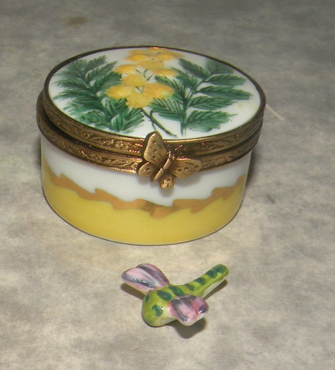 Mimosa Relief  ,  Limoges Box number  79