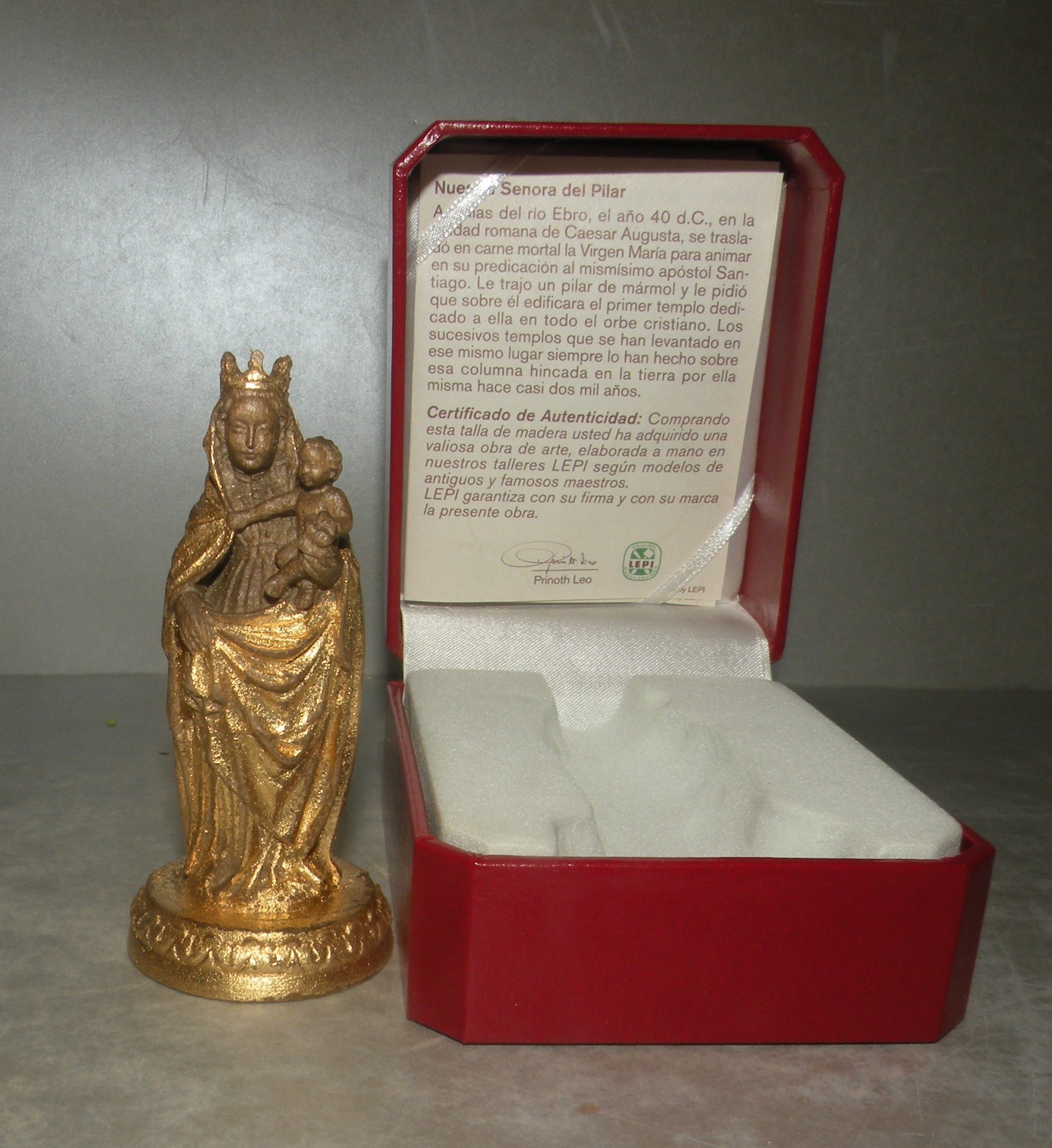 Nuestra Senora del Pilar with Case ( 10368 ), Lepi
