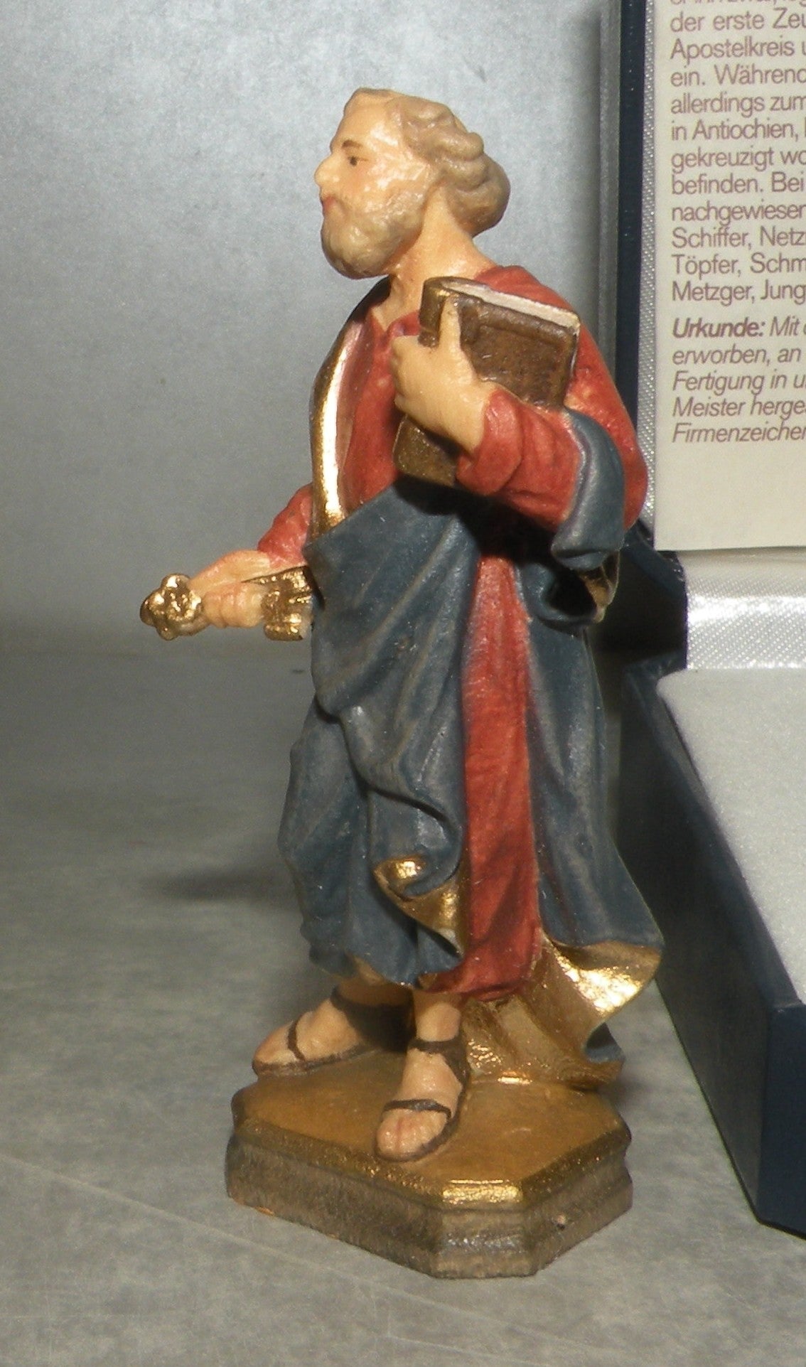 St.Peter   with Case ( 10285 ), Lepi
