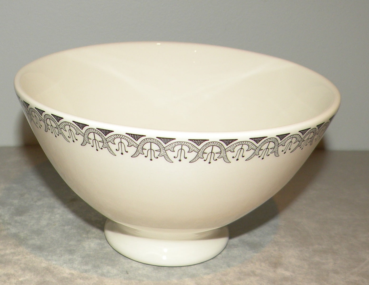 Large Bowl , Tulipes Noires