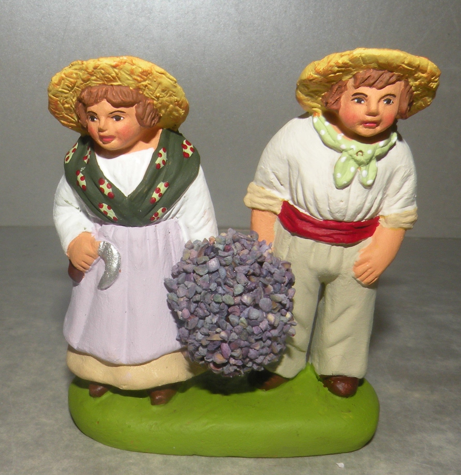 Couple of children with Lavender , Didier 10 Cm