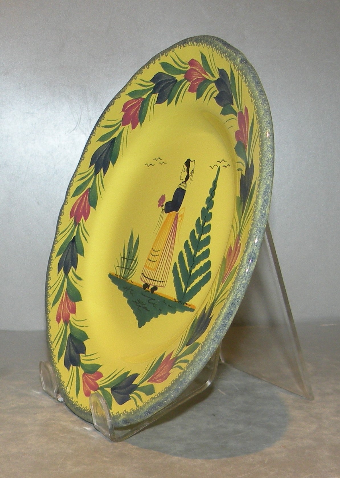 Scalloped Bread & Butter Plate with lady, Soleil Yellow