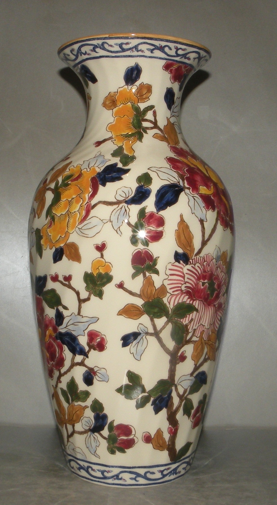 Fluted Vase Nr 2, Pivoines