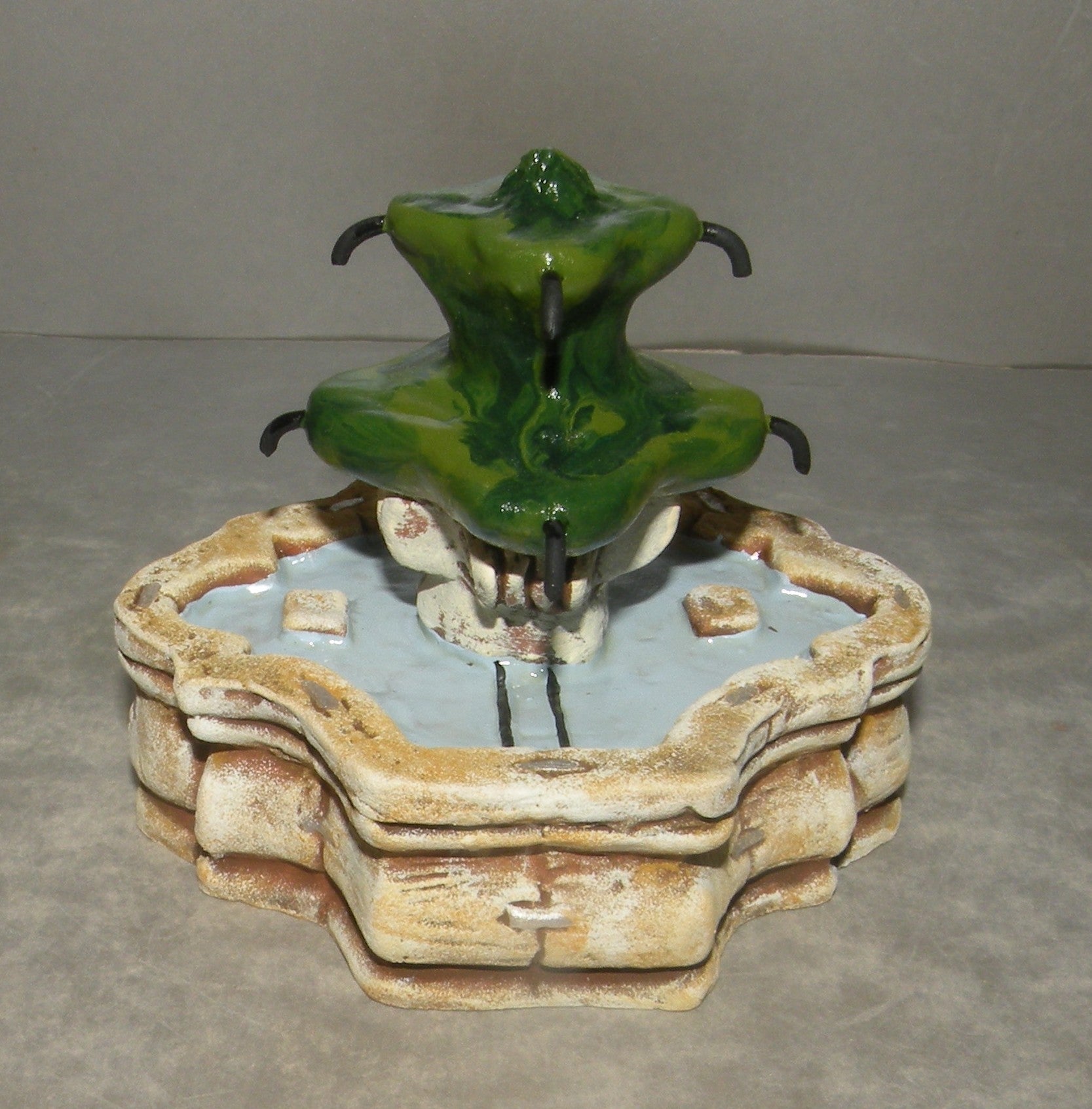 Fountain of 9 canons, Fouque, 6 cm
