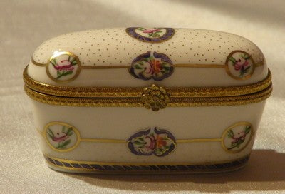 White Oval with Flowers, Limoges Box number 76