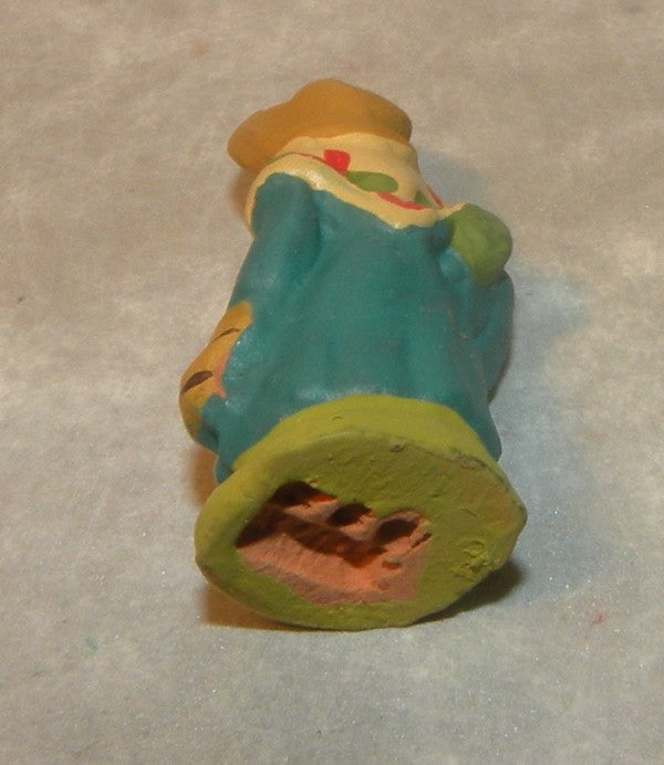 Woman carrying lavender ( 169 )  Fouque 2cm