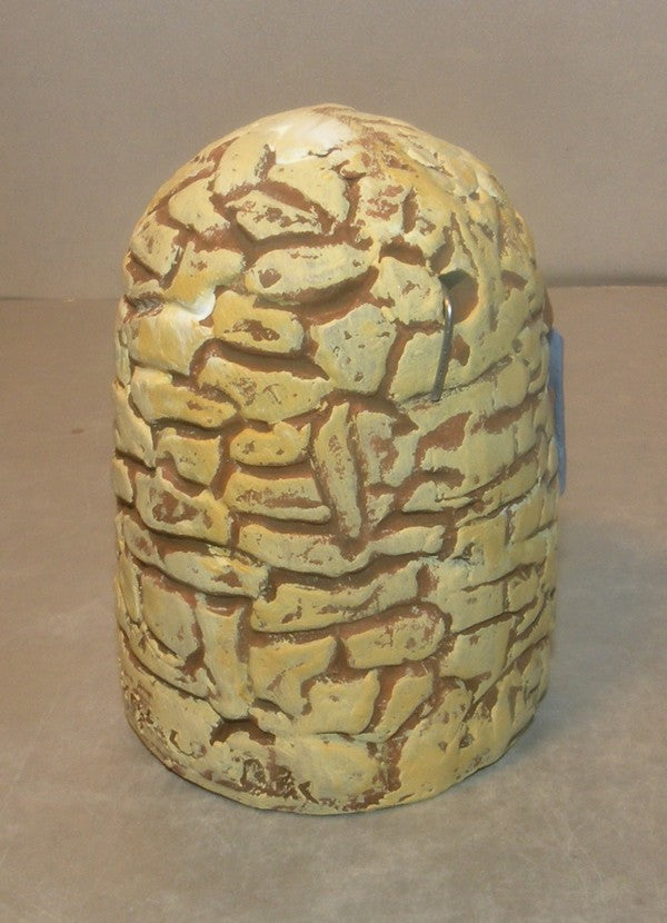 Well with stone hut , Fouque 4 Cm