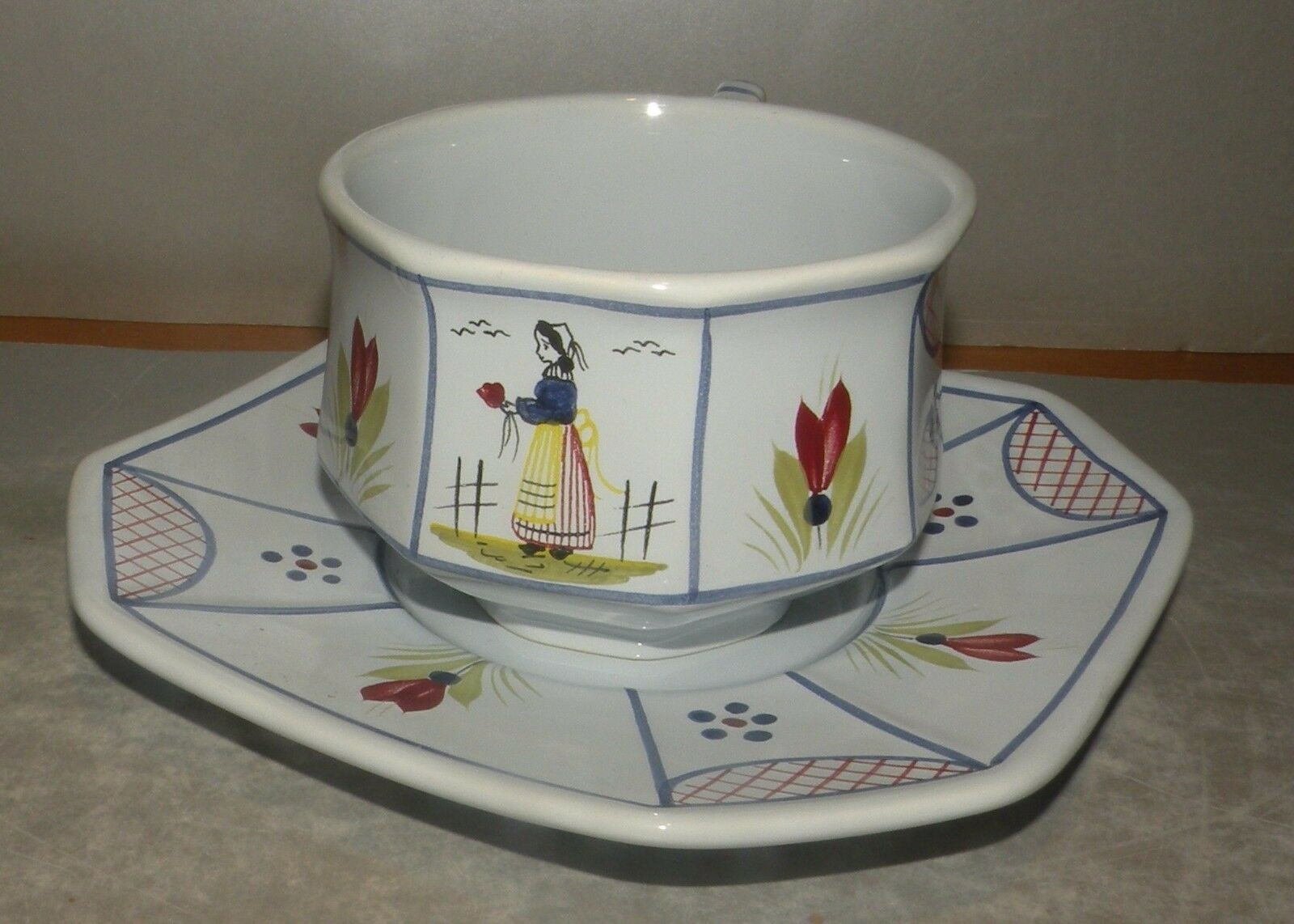 Breakfast Cup Octogonal with Lady & Saucer, Mistral Blue