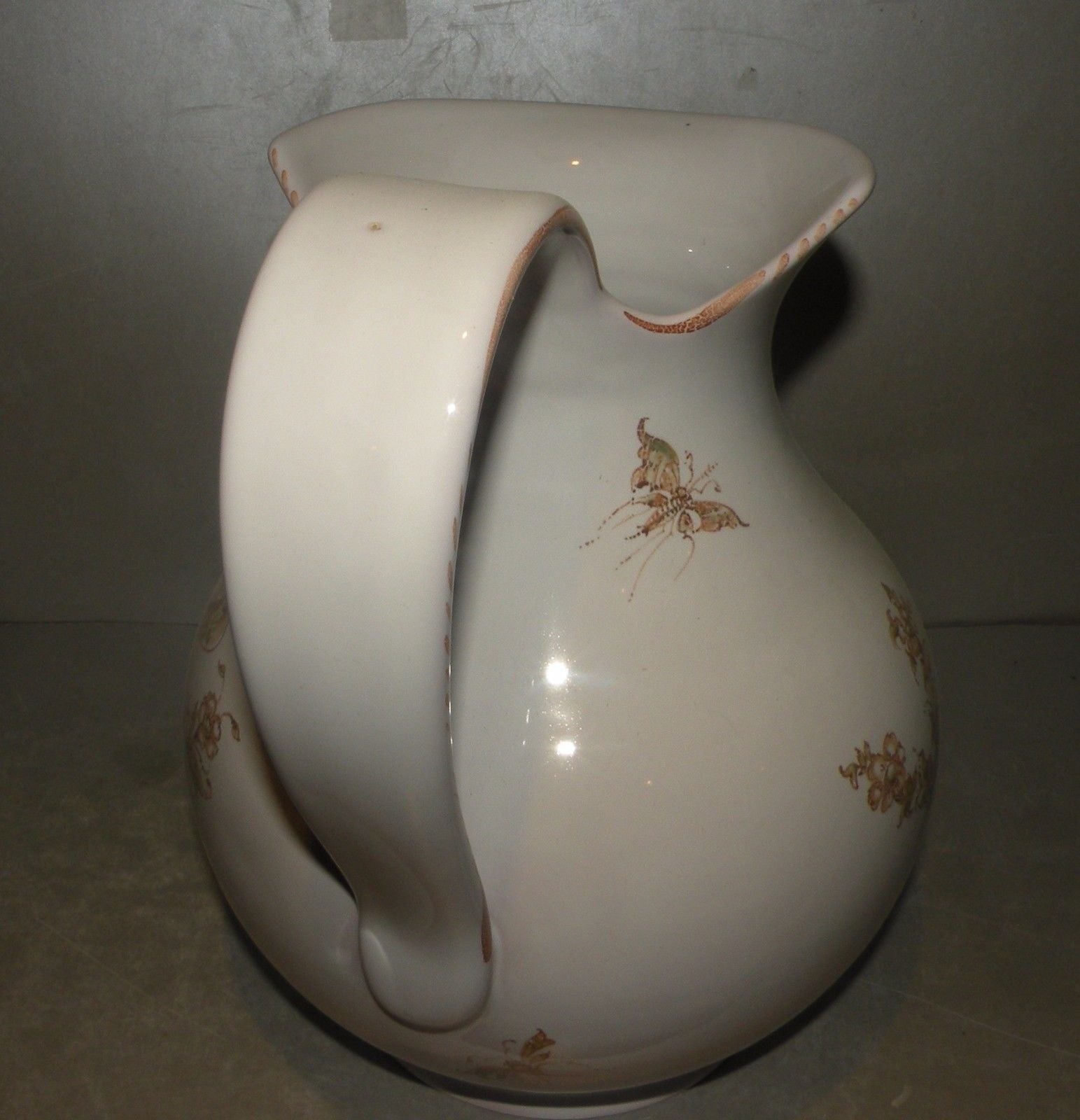 Pitcher & Bowl Moustier, Faiencerie of Matet  from France