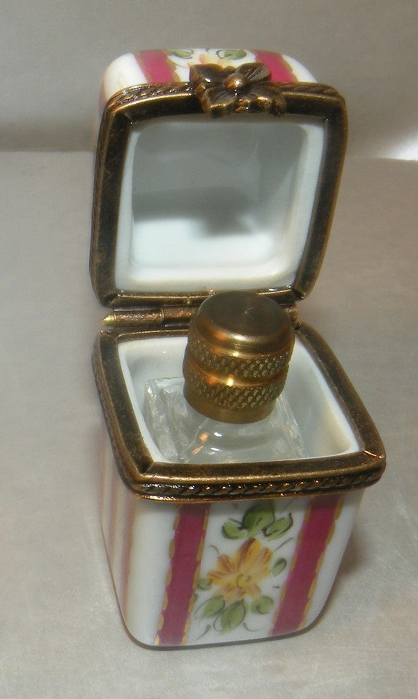 Square with perfumer, Limoges Box number  130
