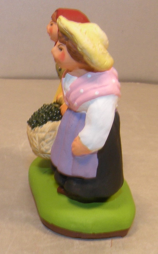 Couple of Children with Basket of Olives, Didier, 7 Cm